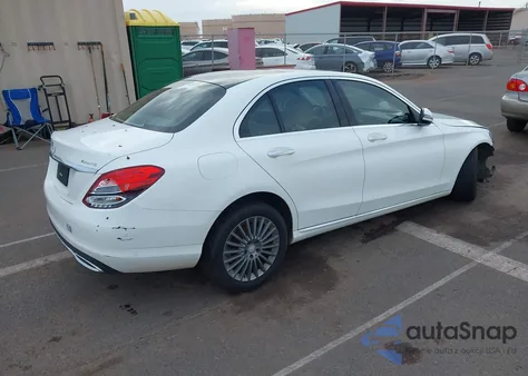 2016 Mercedes-Benz C 300 Luxury 4Matic из США, поврежденный, VIN 55SWF4KB7GU135484